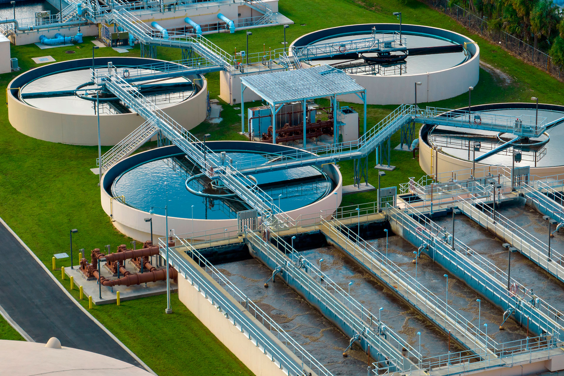 Comparative evaluation of plant configurations through process simulation of an existing wastewater treatment plant